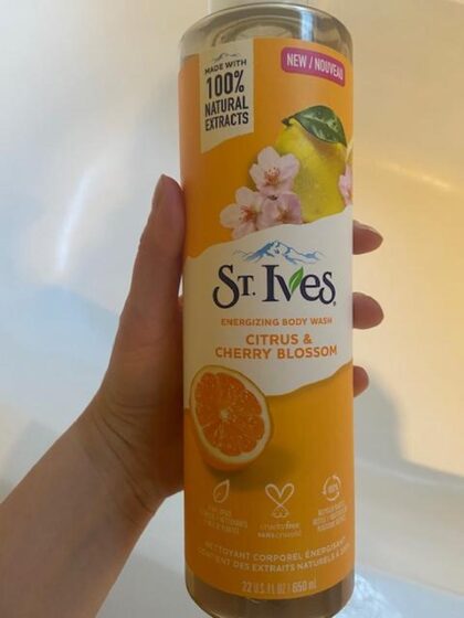 St Ives Citrus And Cherry Blossom Body Wash 650ml